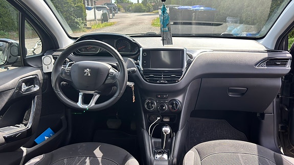 Peugeot 208 6 of 13