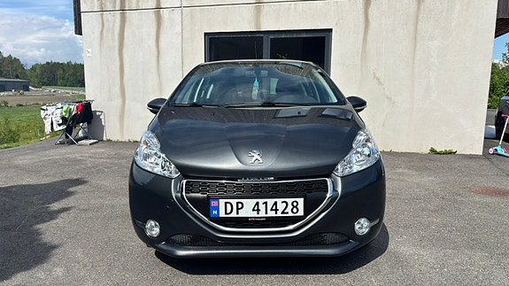 Peugeot 208 5 of 13