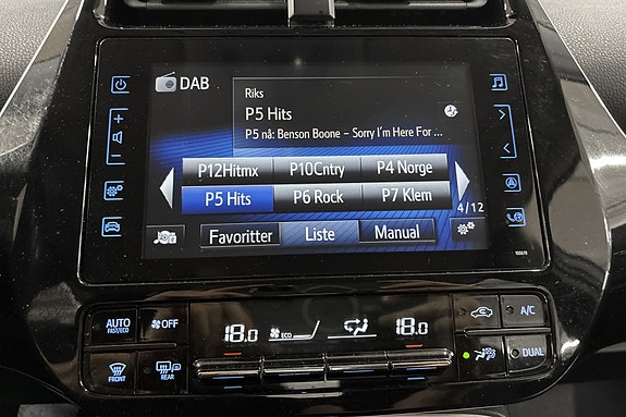 Toyota Prius Plug-in Hybrid 28 of 30