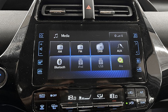 Toyota Prius Plug-in Hybrid 29 of 30