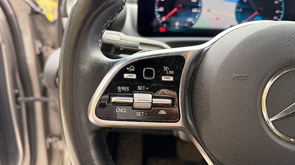 Mercedes-Benz A250 e 24 of 30