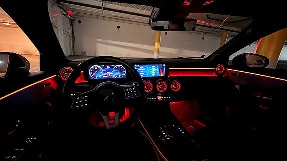 Mercedes-Benz A250 e 13 of 30
