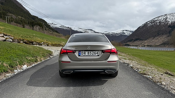 Mercedes-Benz A250 e 5 of 30