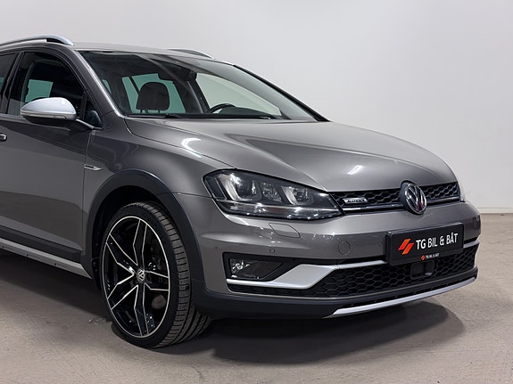 Volkswagen Golf Alltrack 11 of 30