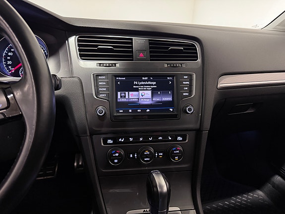 Volkswagen Golf Alltrack 21 of 30