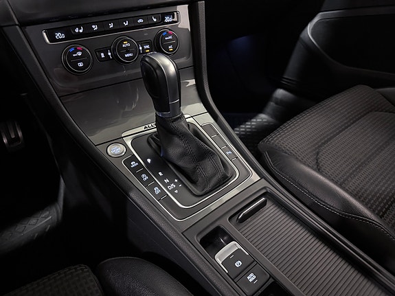 Volkswagen Golf Alltrack 22 of 30