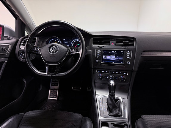 Volkswagen Golf Alltrack 17 of 30