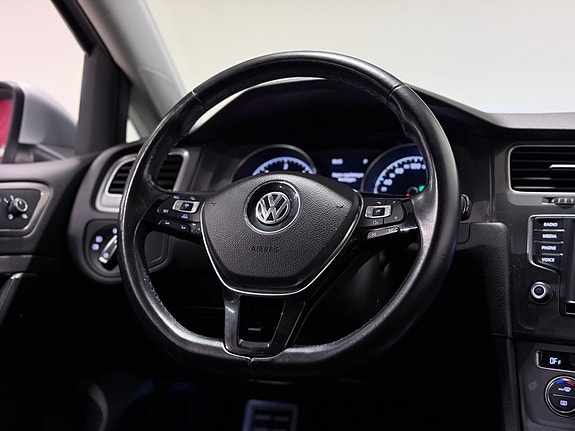 Volkswagen Golf Alltrack 18 of 30