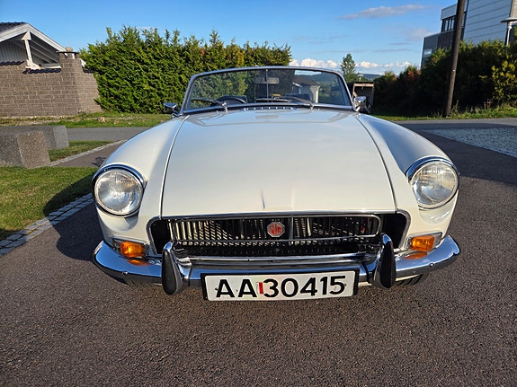 MG MGB 2 of 7