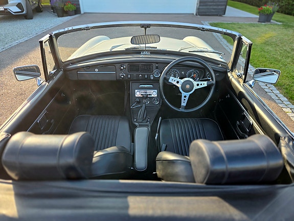 MG MGB 4 of 7
