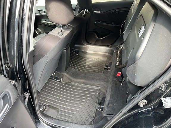 Honda Civic 18 of 28