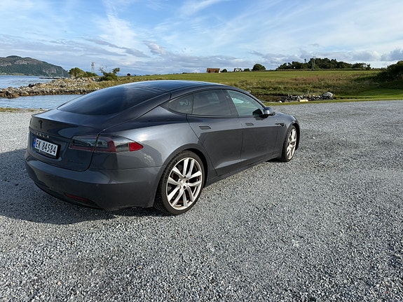 Tesla Model S 5 of 16