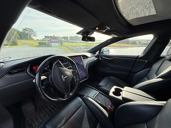 Tesla Model S 10 of 16