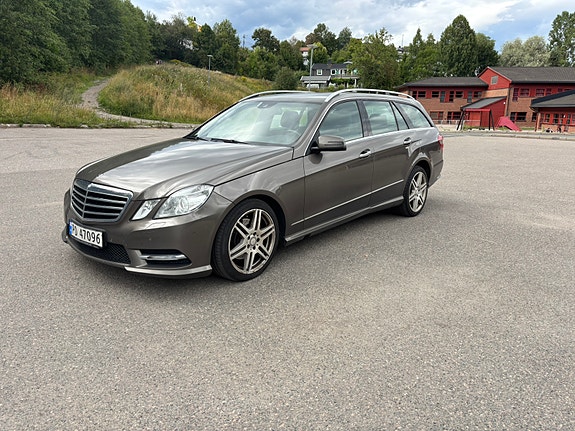 Mercedes-Benz E220 d 2 of 28