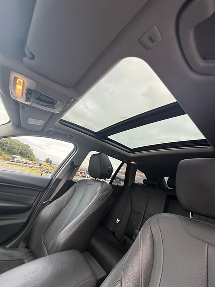 BMW 328i 21 of 28