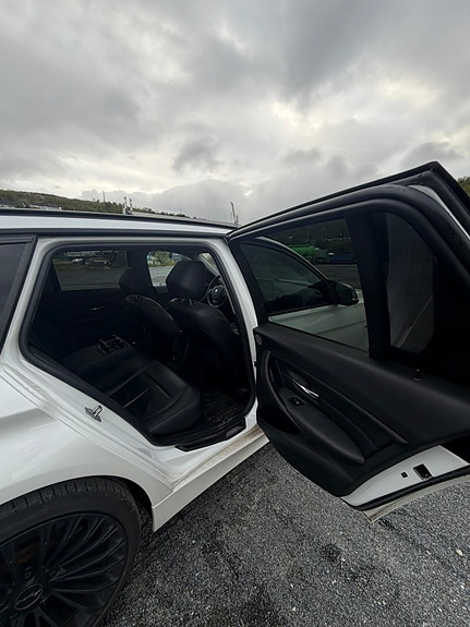 BMW 328i 12 of 28