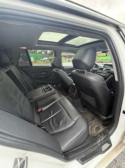 BMW 328i 13 of 28