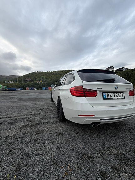 BMW 328i 7 of 28