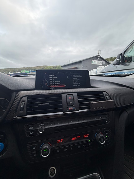 BMW 328i 27 of 28
