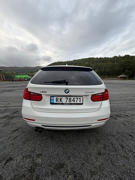 BMW 328i 6 of 28