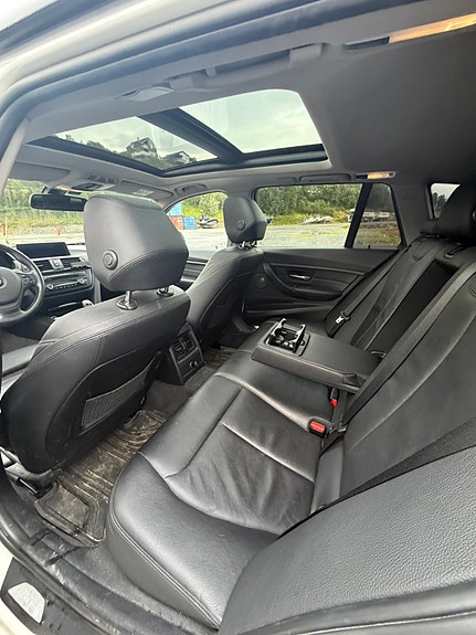 BMW 328i 15 of 28