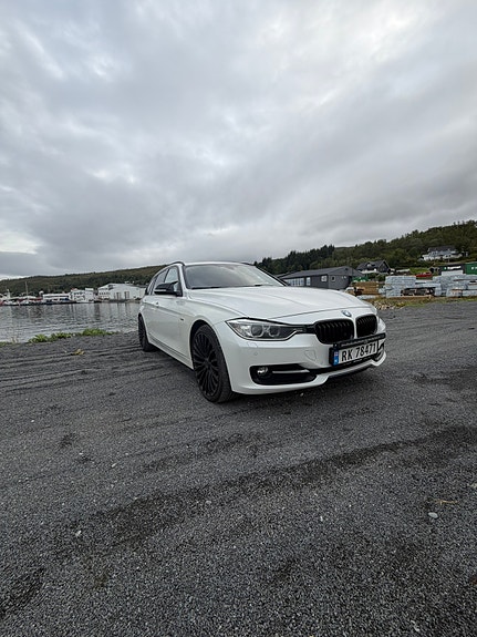 BMW 328i 3 of 28