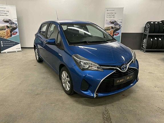 Toyota Yaris 2 of 30