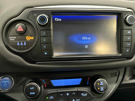 Toyota Yaris 23 of 30