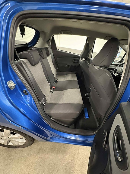 Toyota Yaris 16 of 30