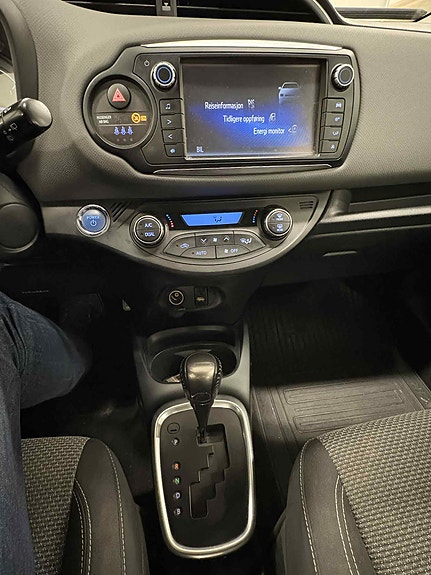 Toyota Yaris 27 of 30