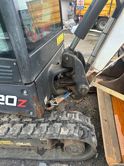 Bobcat E20z 6 of 24