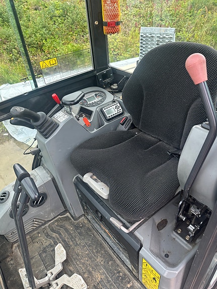 Bobcat E20z 12 of 24