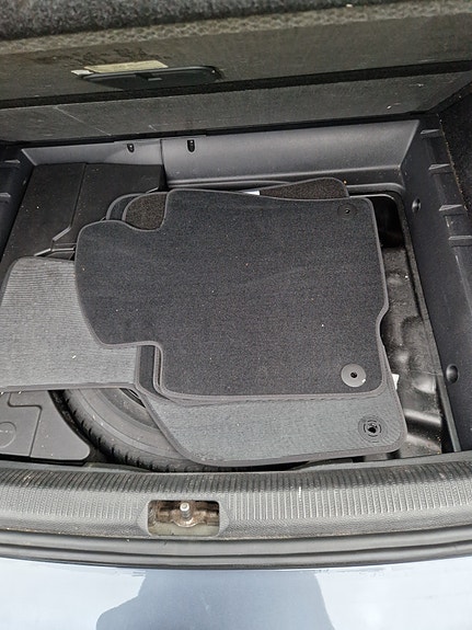 Volkswagen Passat 18 of 28