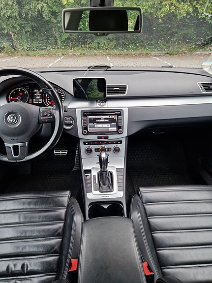 Volkswagen Passat 23 of 28