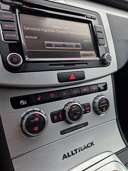 Volkswagen Passat 27 of 28