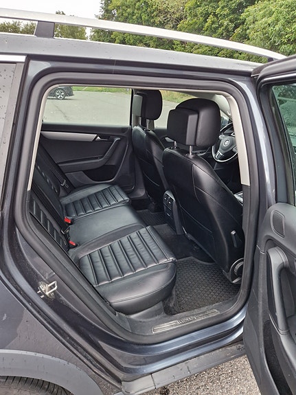 Volkswagen Passat 20 of 28