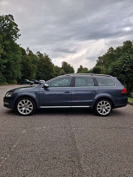 Volkswagen Passat 5 of 28