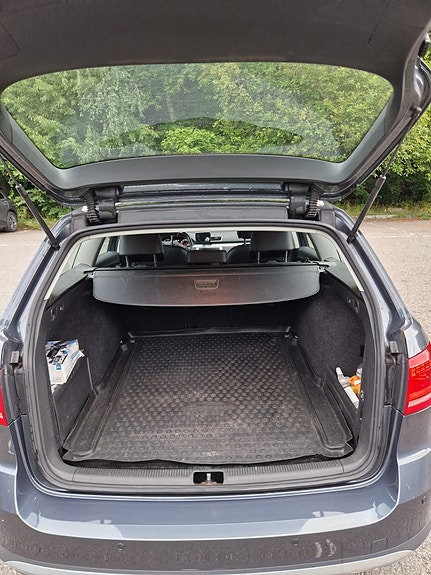 Volkswagen Passat 17 of 28