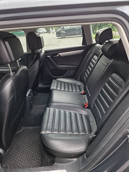 Volkswagen Passat 15 of 28