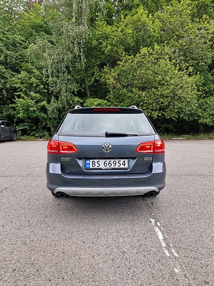 Volkswagen Passat 7 of 28
