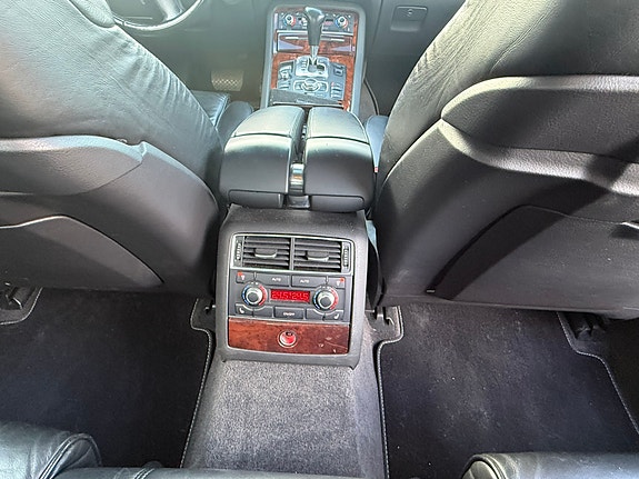 Audi A8 13 of 26