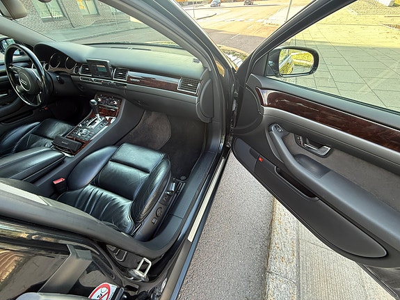 Audi A8 14 of 26