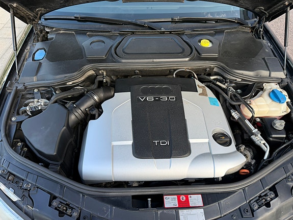 Audi A8 25 of 26