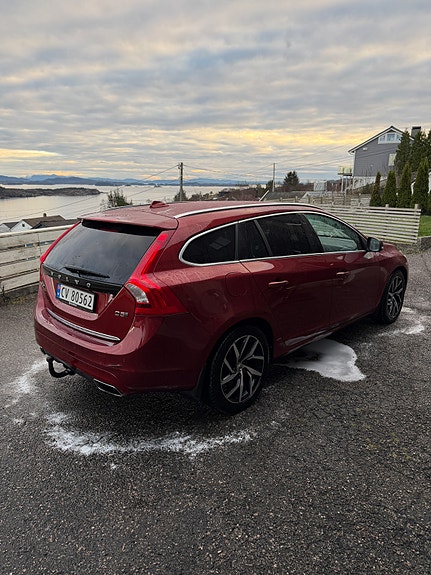 Volvo V60 8 of 23