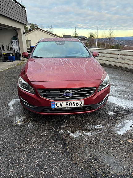 Volvo V60 2 of 23