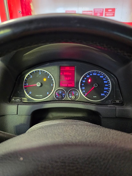 Volkswagen Tiguan 9 of 16