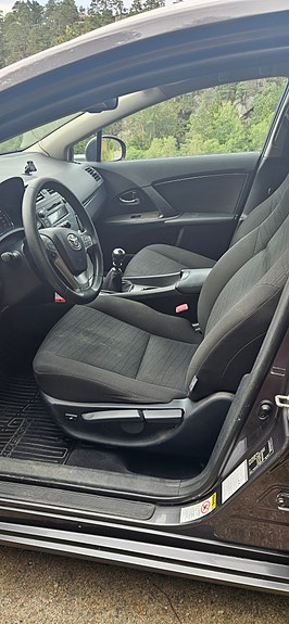 Toyota Avensis 5 of 7