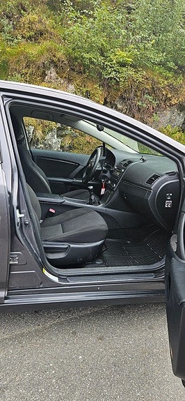 Toyota Avensis 6 of 7
