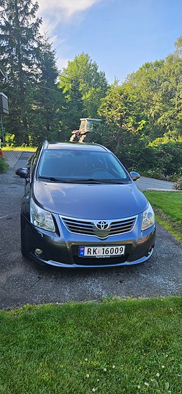 Toyota Avensis 3 of 7