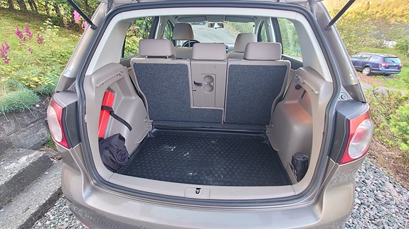 Volkswagen Golf Plus 24 of 27